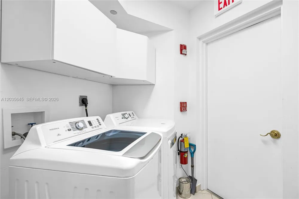 19333 Collins Ave #709 Sunny Isles Beach, FL 33160
