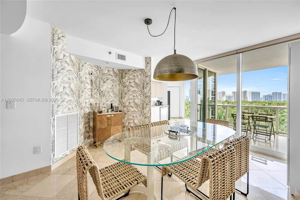 19333 Collins Ave #709 Sunny Isles Beach, FL 33160