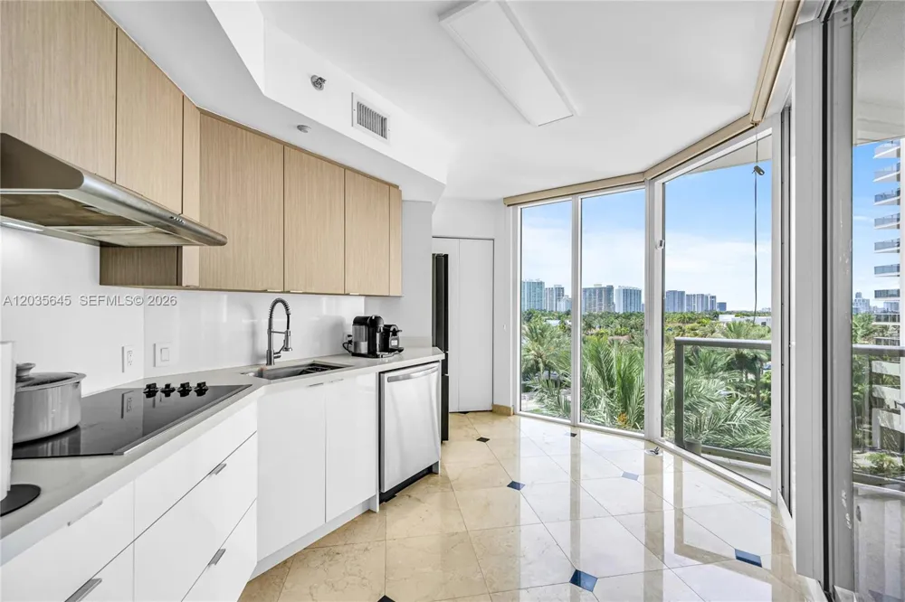 19333 Collins Ave #709 Sunny Isles Beach, FL 33160