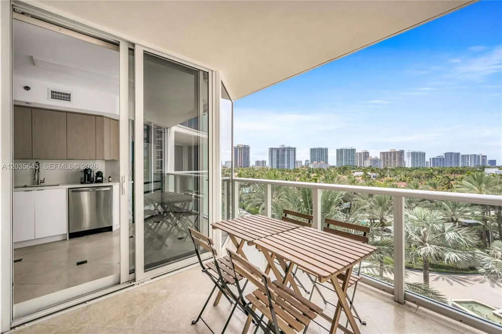 19333 Collins Ave #709 Sunny Isles Beach, FL 33160