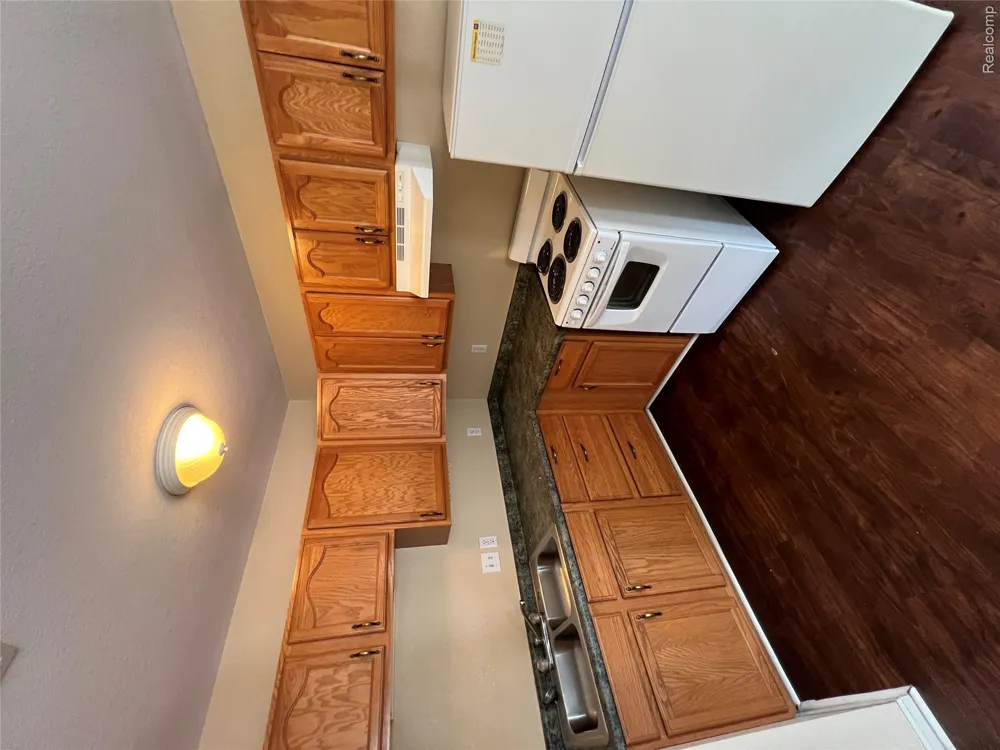 918 E Front Street Monroe City, MI 48161
