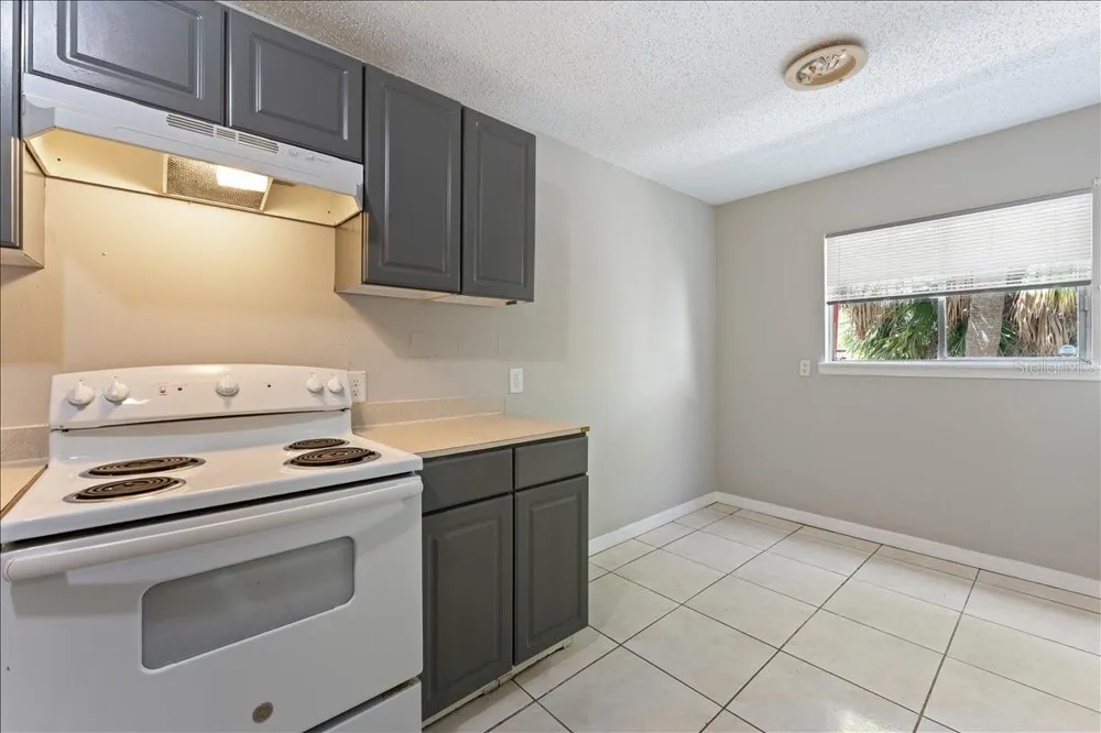 6345 NEWTOWN CIRCLE #45B2 Tampa, FL 33615