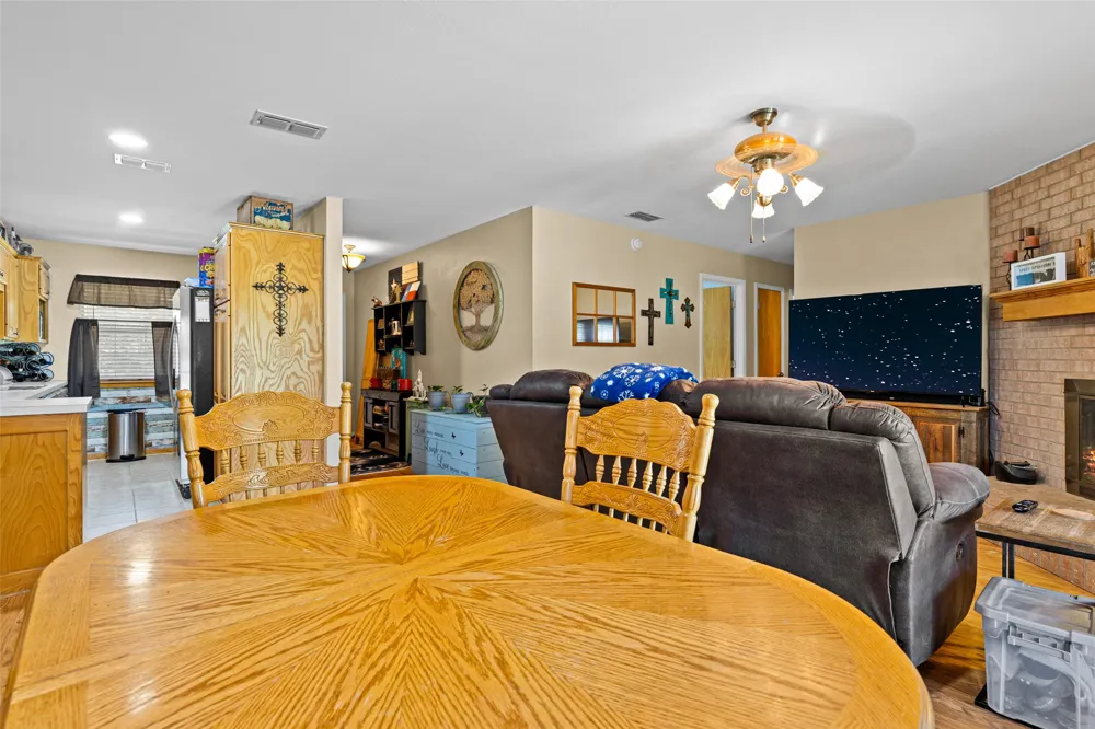7422 Pacal Gilmer, TX 75645