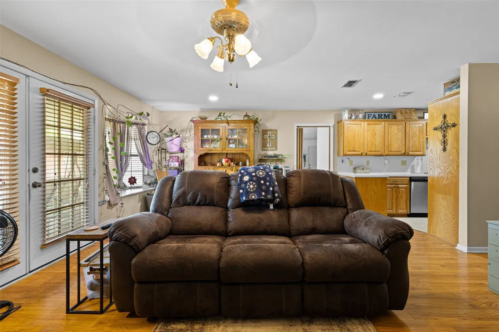 7422 Pacal Gilmer, TX 75645