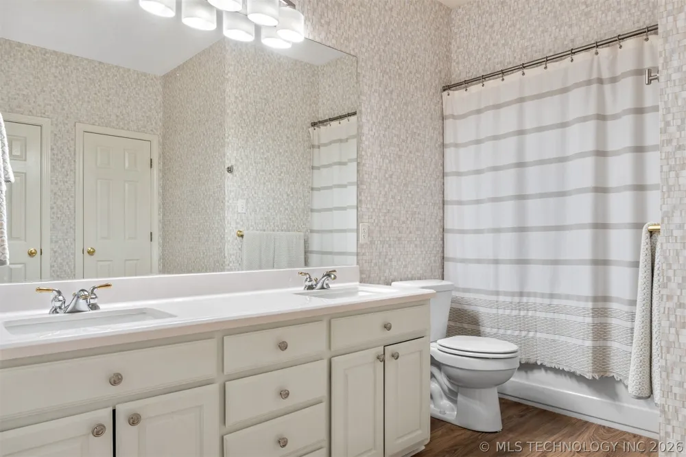 1727 Washington Durant, OK 74701