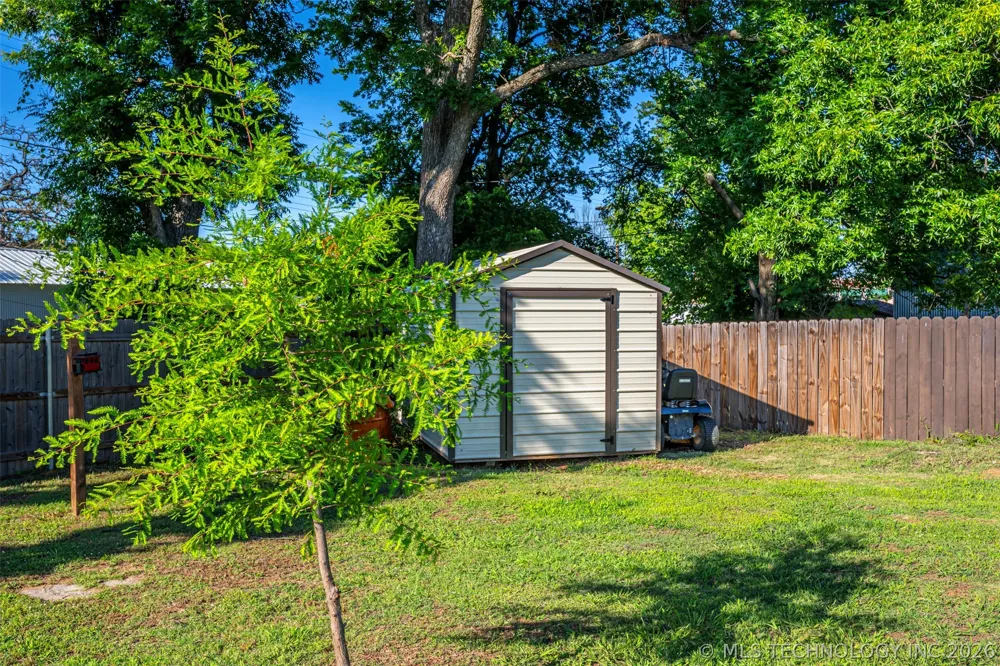900 E 6th Ada, OK 74820