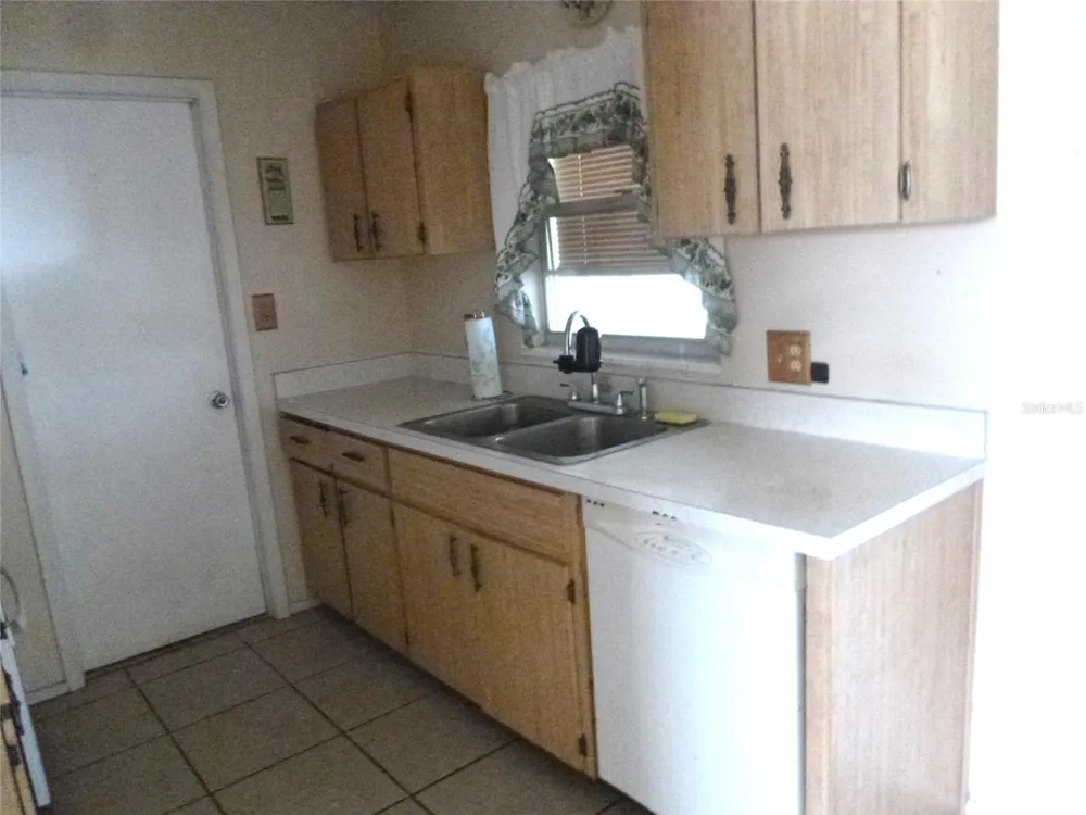 318 CENTRAL AVENUE Frostproof, FL 33843