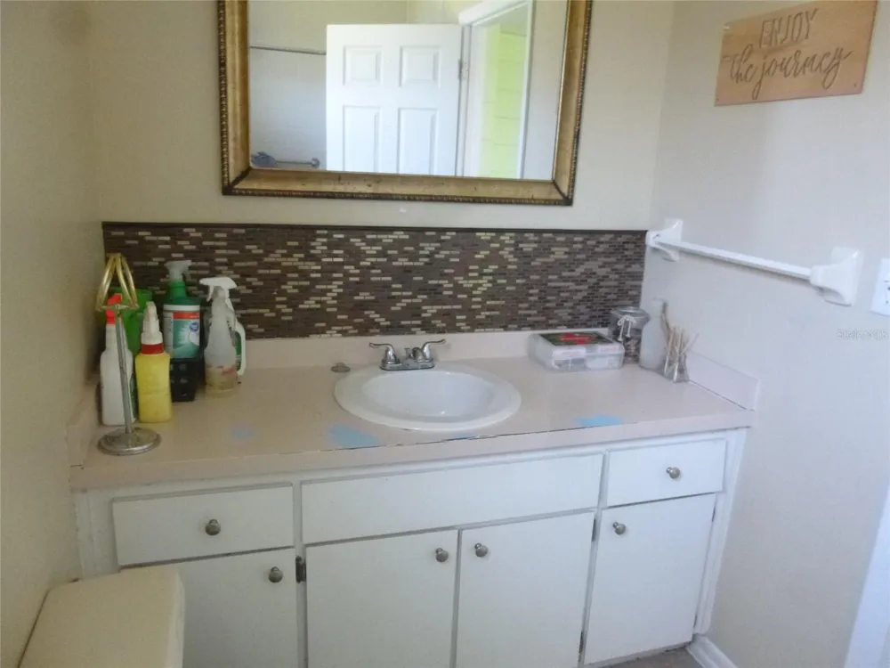 318 CENTRAL AVENUE Frostproof, FL 33843