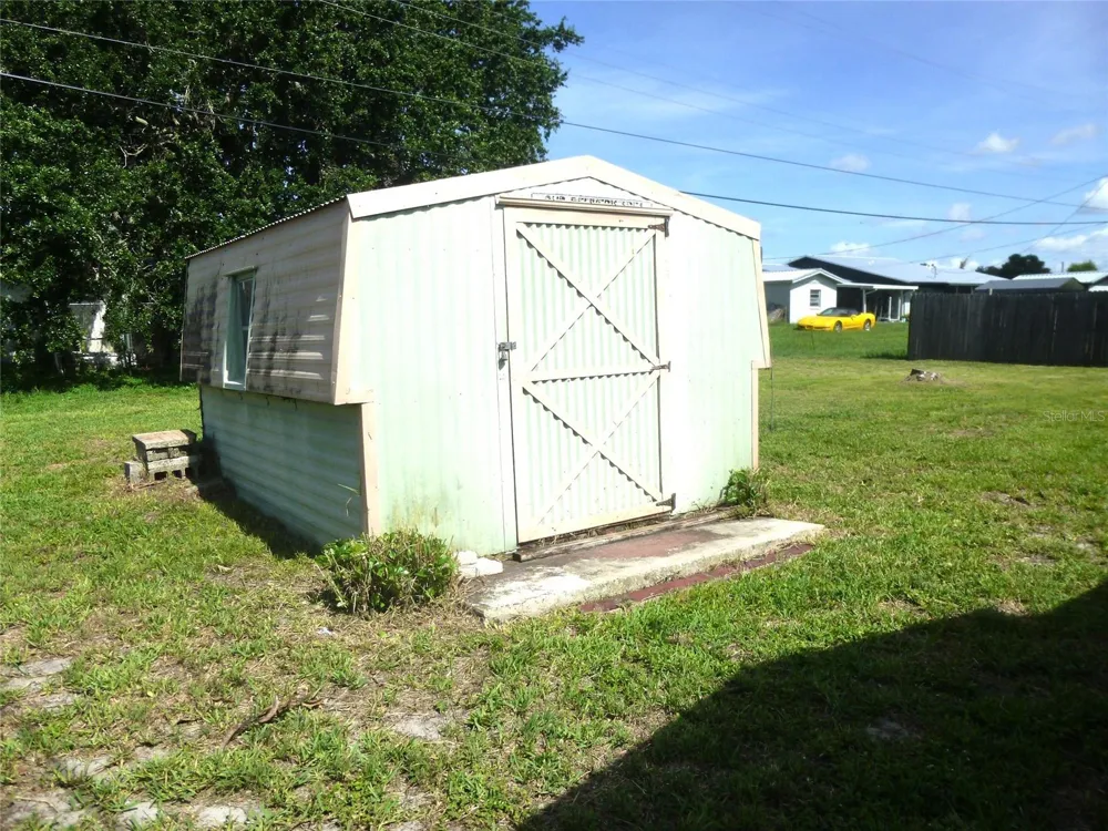 318 CENTRAL AVENUE Frostproof, FL 33843