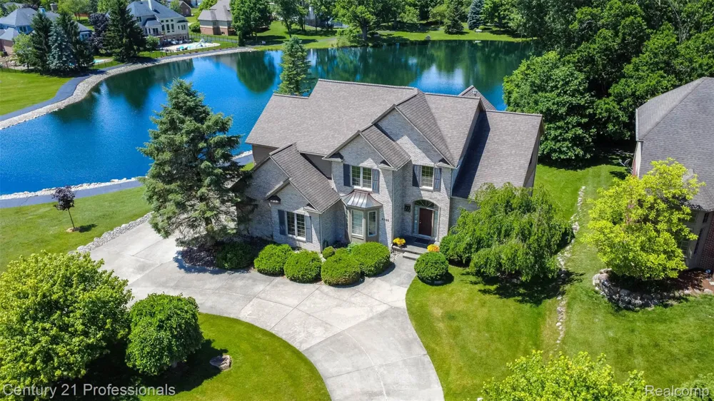 8225 Brookstone Lane Clarkston City, MI 48348