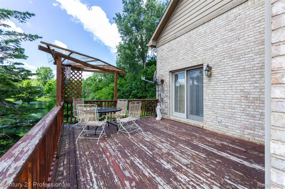 8225 Brookstone Lane Clarkston City, MI 48348