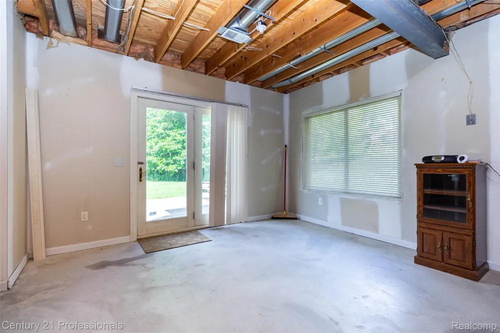 8225 Brookstone Lane Clarkston City, MI 48348