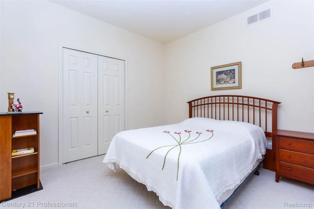 8225 Brookstone Lane Clarkston City, MI 48348