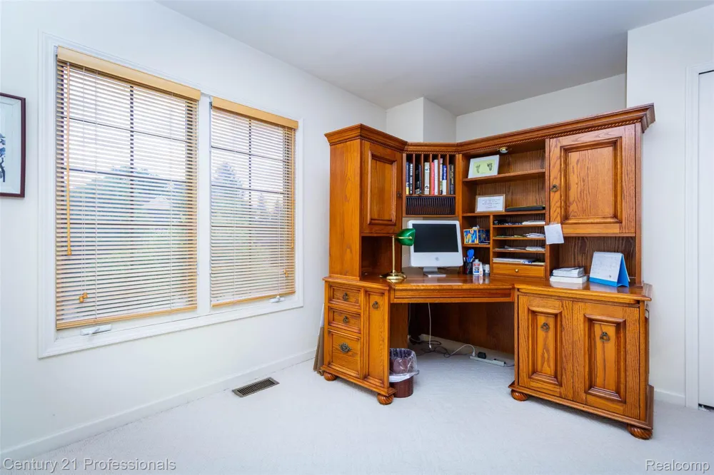 8225 Brookstone Lane Clarkston City, MI 48348