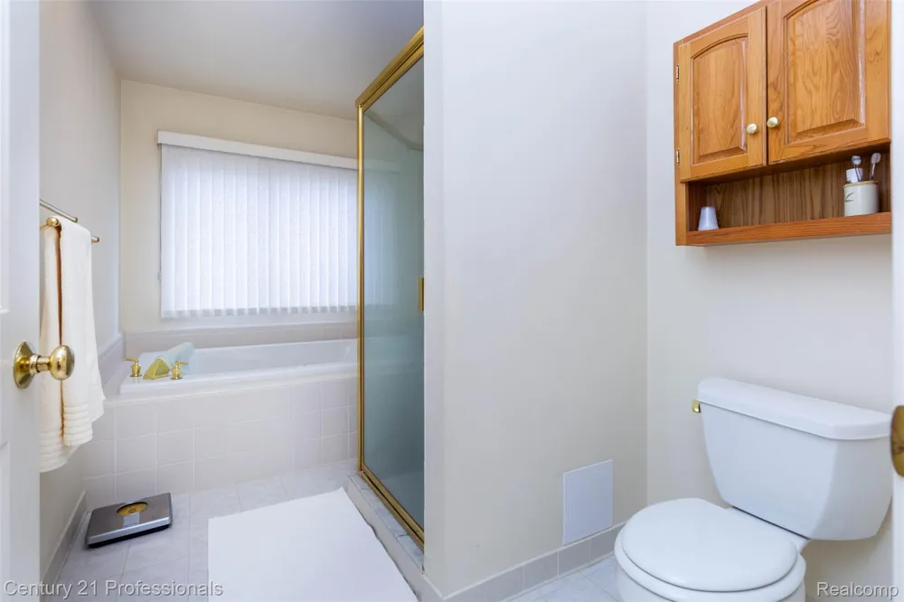 8225 Brookstone Lane Clarkston City, MI 48348