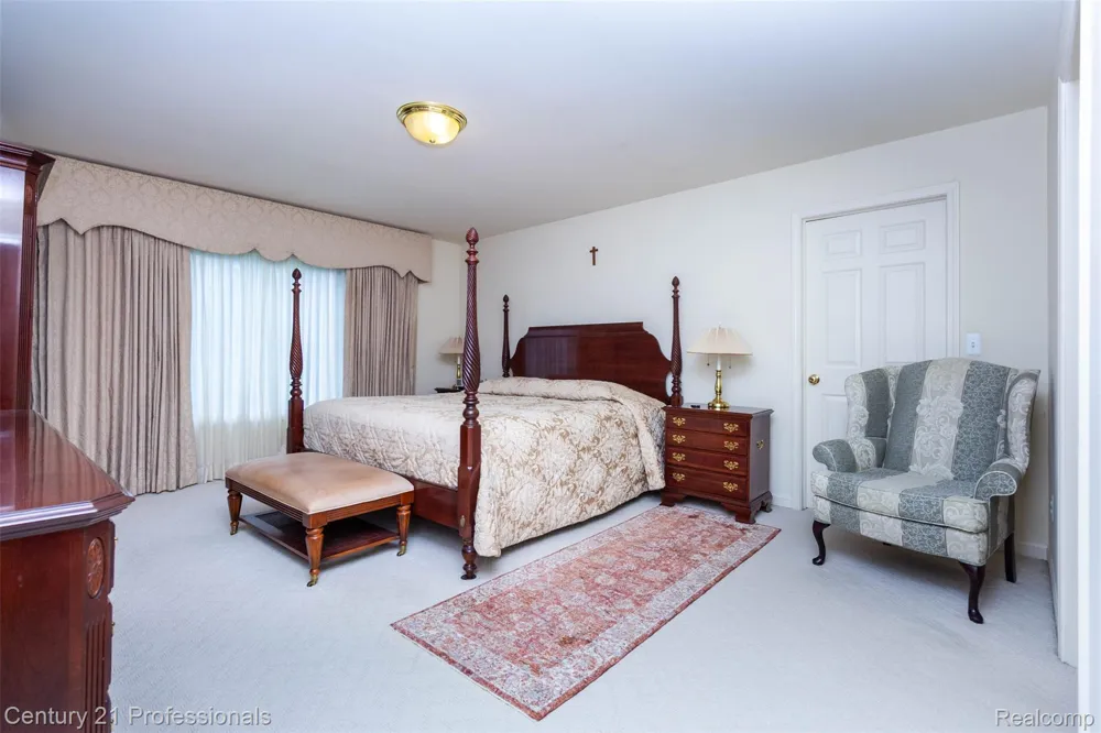 8225 Brookstone Lane Clarkston City, MI 48348