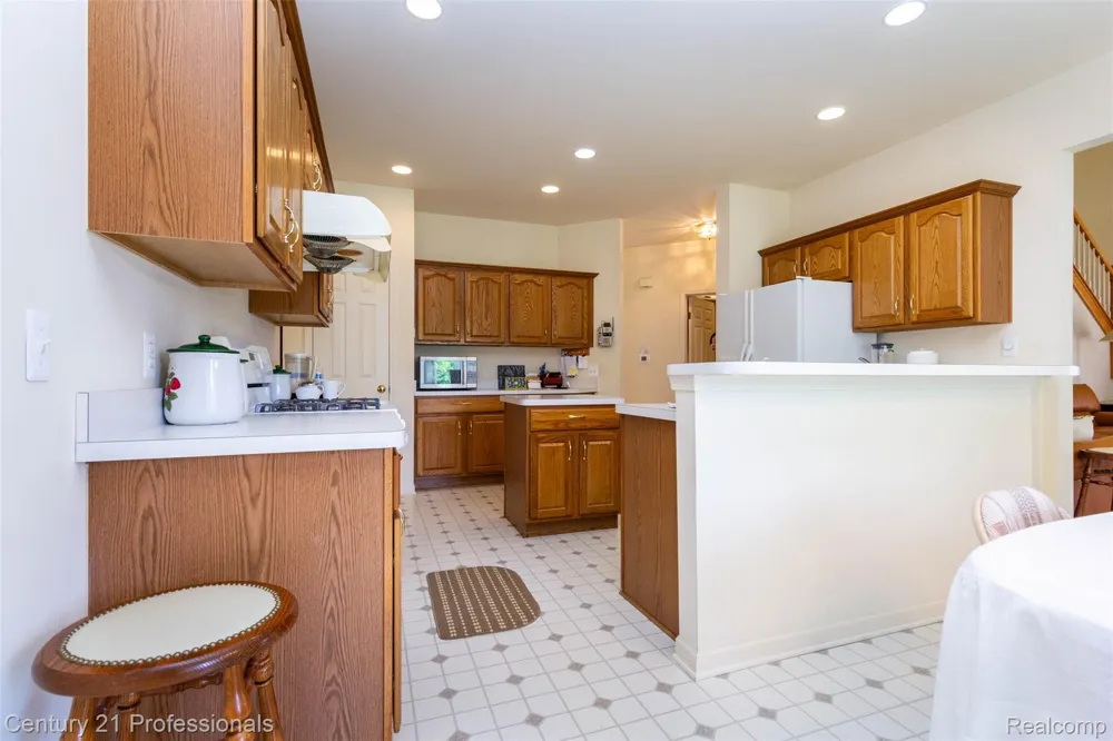 8225 Brookstone Lane Clarkston City, MI 48348