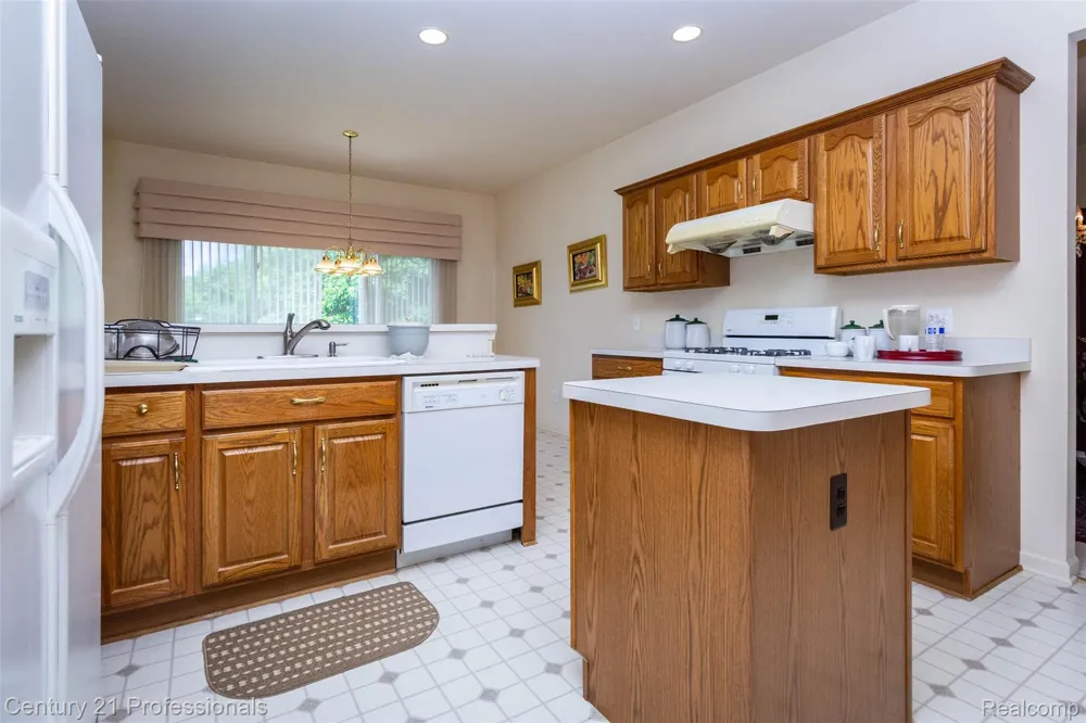 8225 Brookstone Lane Clarkston City, MI 48348