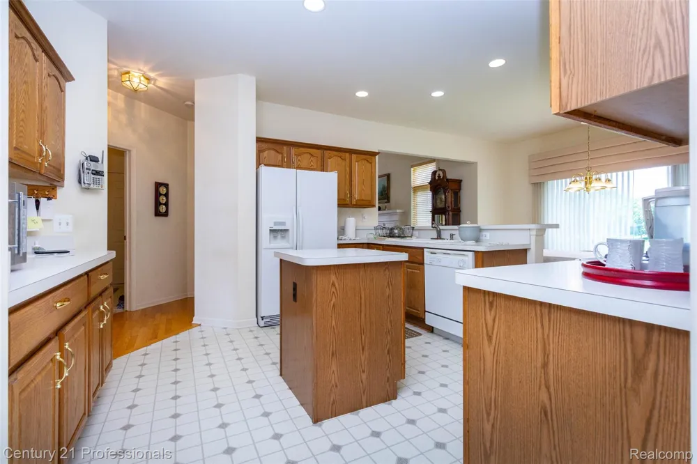 8225 Brookstone Lane Clarkston City, MI 48348