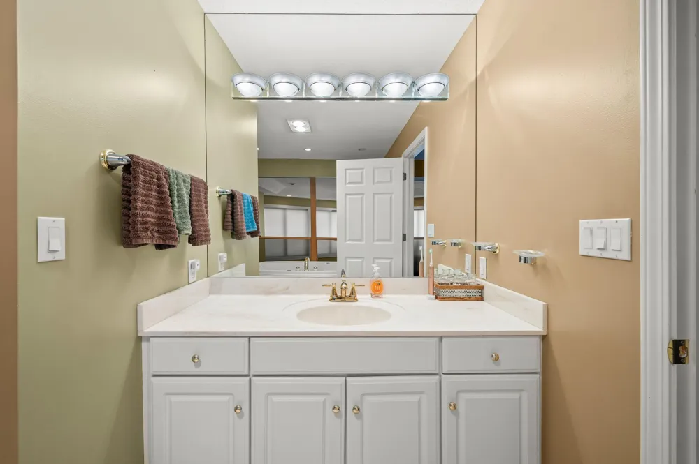 2349 Riverside Pointe Drive St Joseph Charter Township, MI 49085
