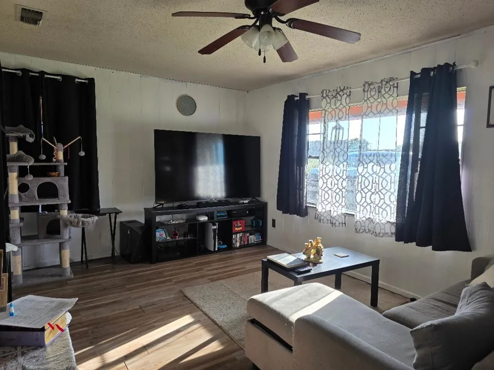 602 Hewitt Street Groesbeck, TX 76642