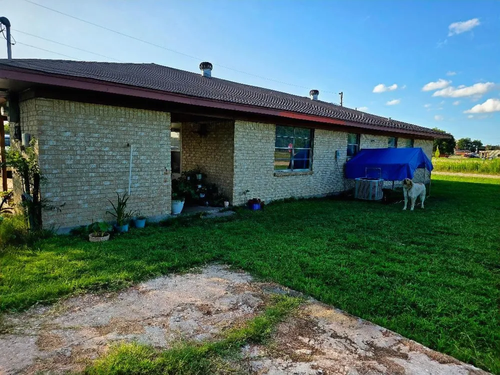 602 Hewitt Street Groesbeck, TX 76642