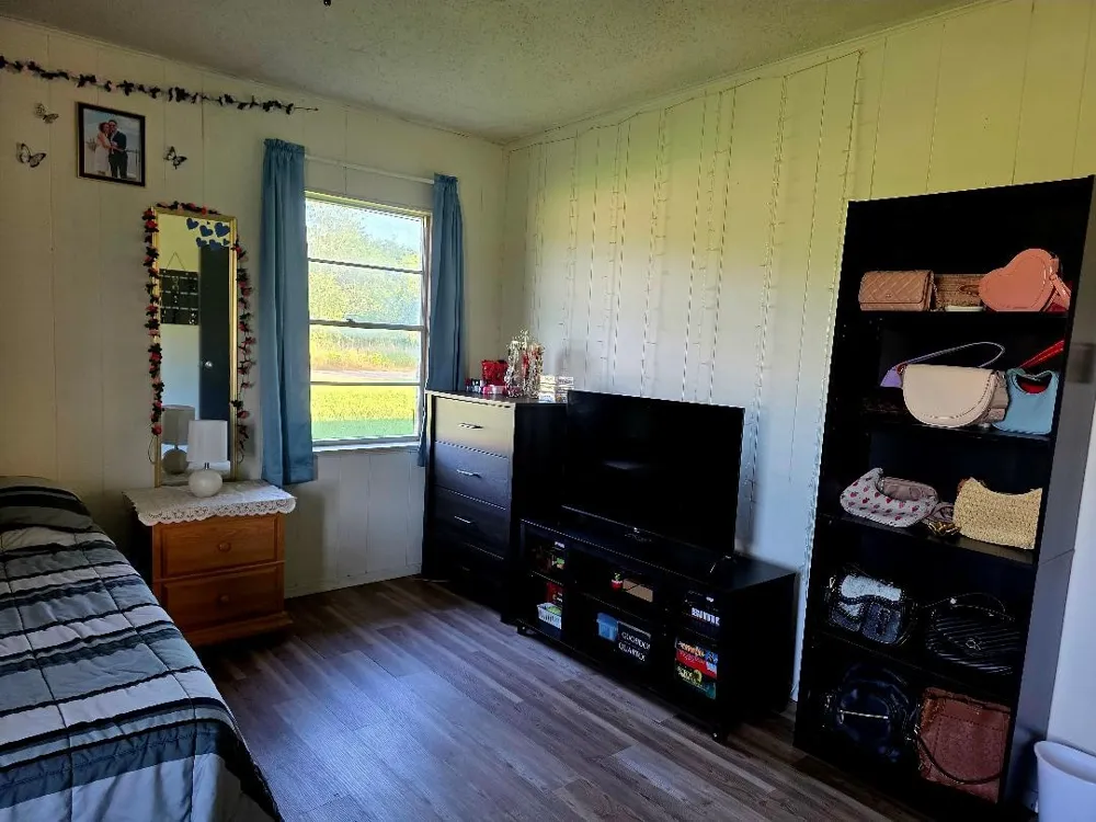 602 Hewitt Street Groesbeck, TX 76642
