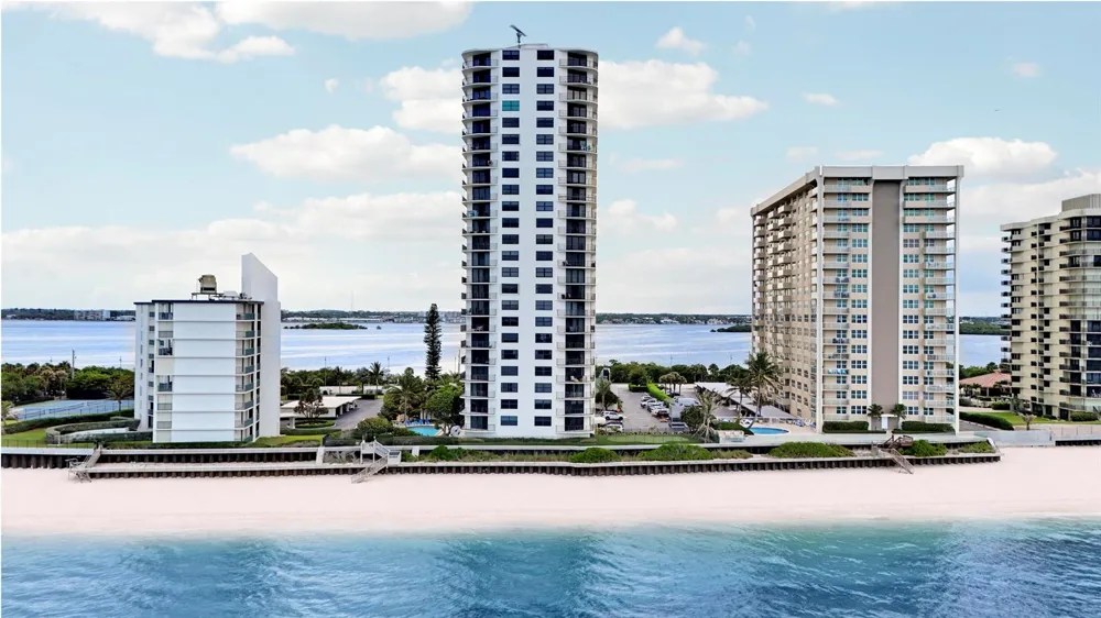 5420 Ocean Drive #204 Singer Island, FL 33404