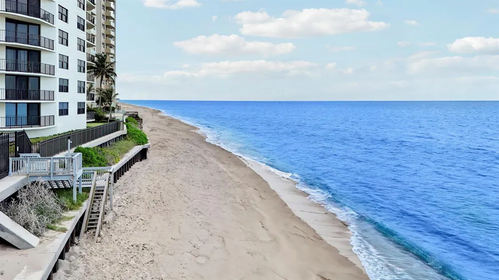 5420 Ocean Drive #204 Singer Island, FL 33404