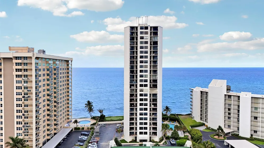 5420 Ocean Drive #204 Singer Island, FL 33404