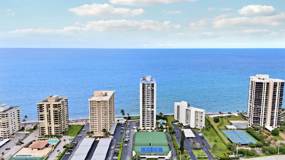 5420 Ocean Drive #204 Singer Island, FL 33404