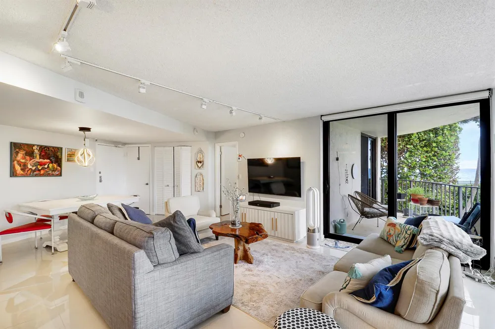 5420 Ocean Drive #204 Singer Island, FL 33404