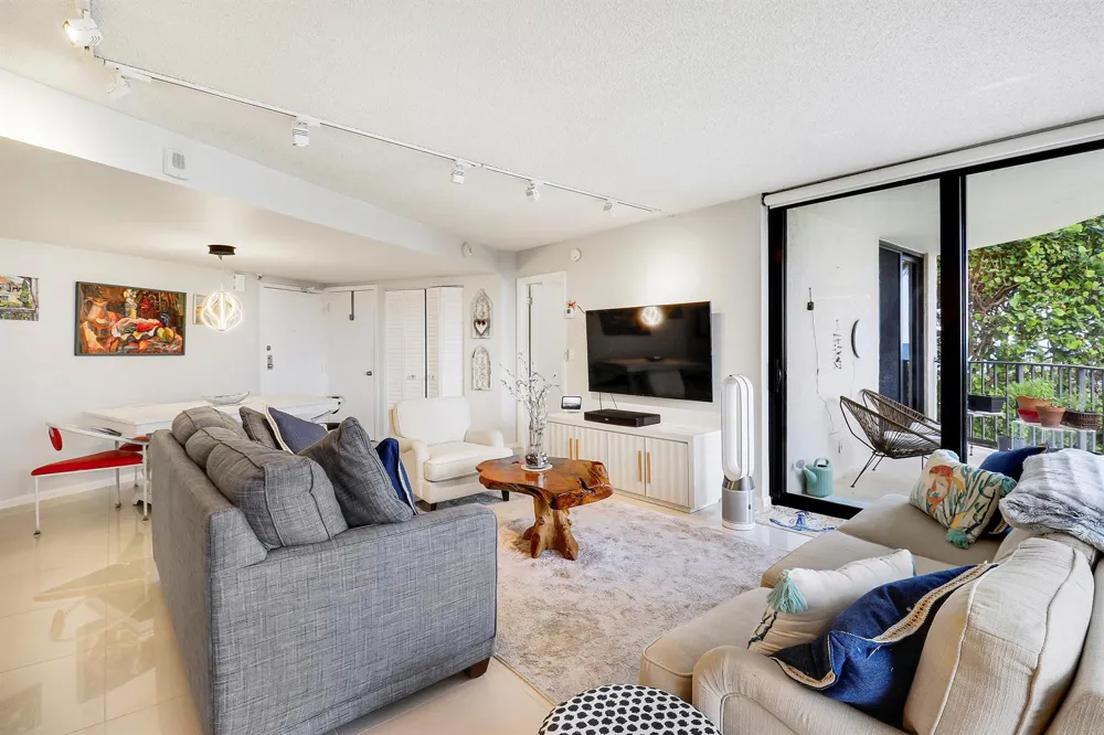 5420 Ocean Drive #204 Singer Island, FL 33404