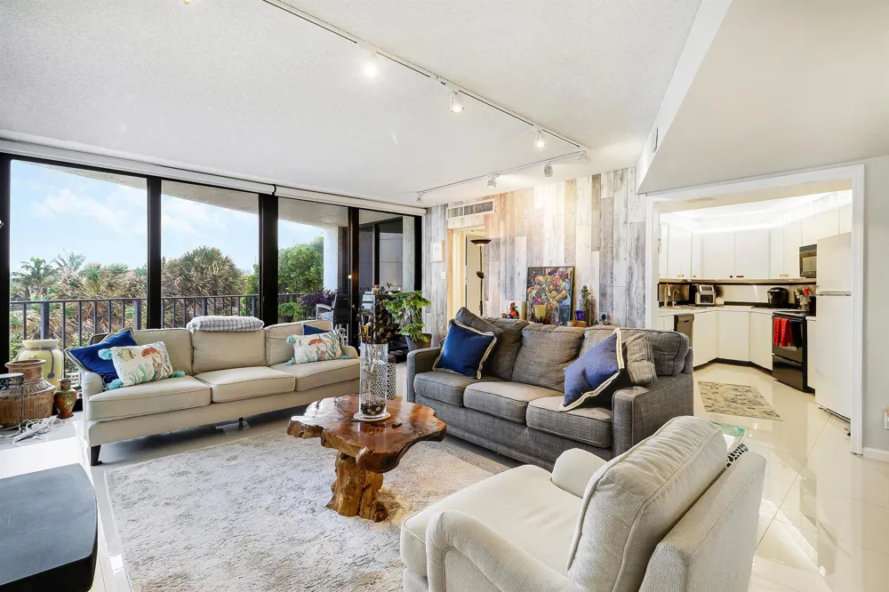 5420 Ocean Drive #204 Singer Island, FL 33404
