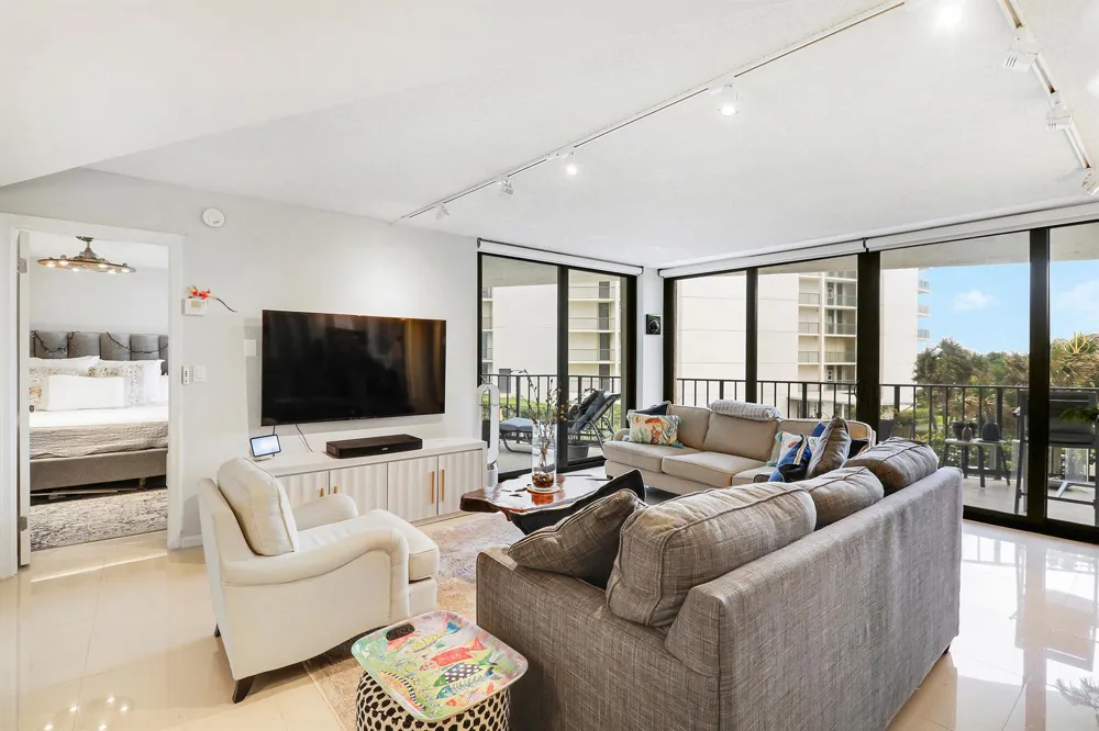 5420 Ocean Drive #204 Singer Island, FL 33404
