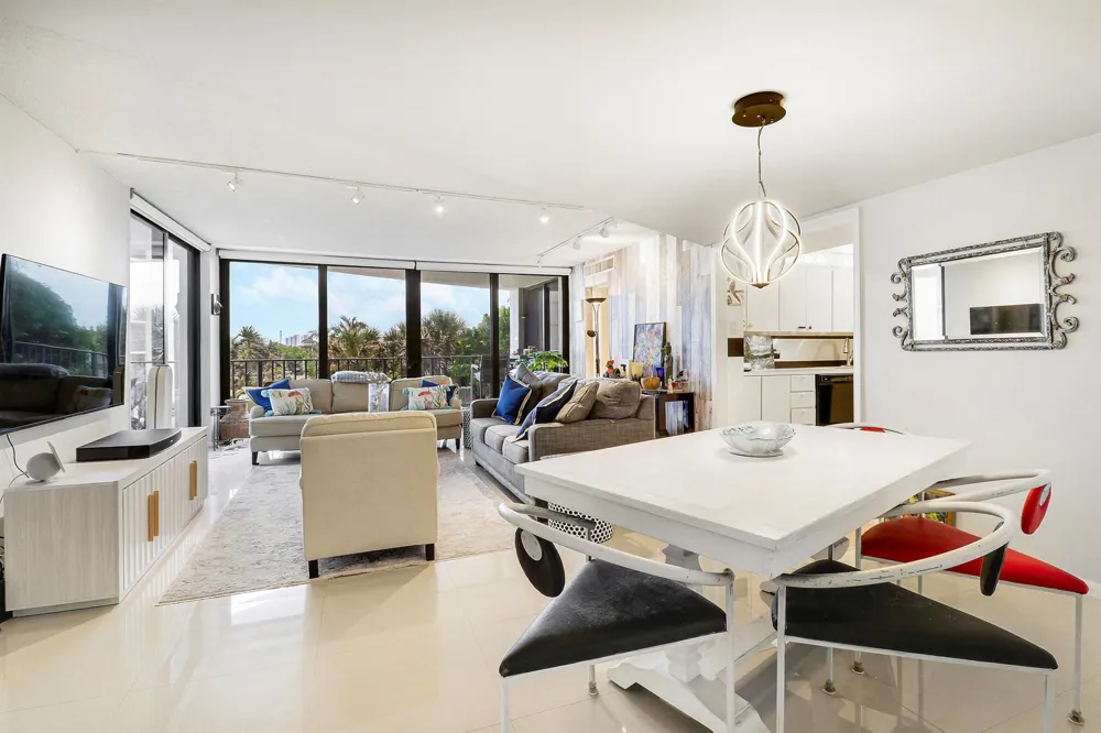 5420 Ocean Drive #204 Singer Island, FL 33404