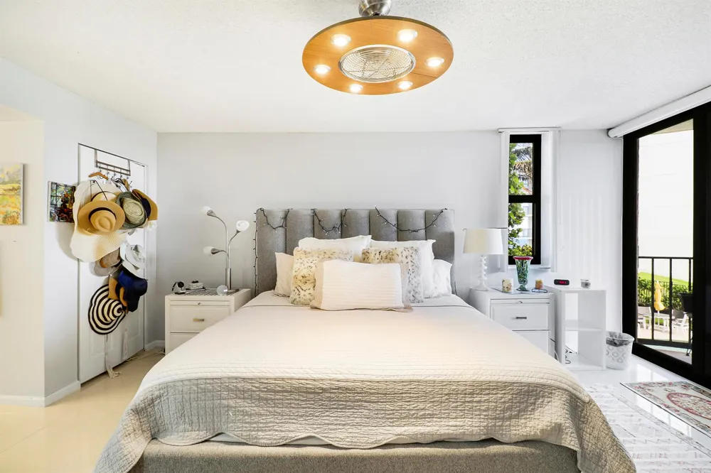 5420 Ocean Drive #204 Singer Island, FL 33404