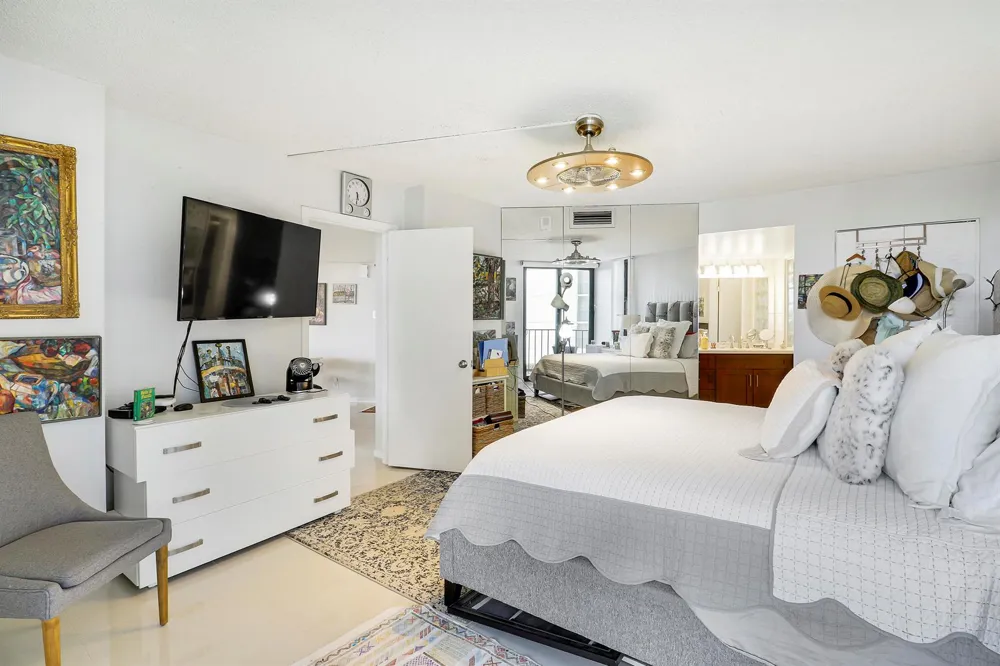 5420 Ocean Drive #204 Singer Island, FL 33404