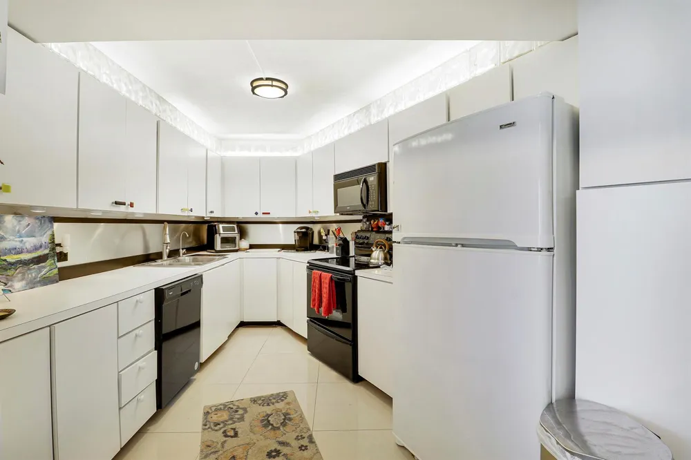 5420 Ocean Drive #204 Singer Island, FL 33404