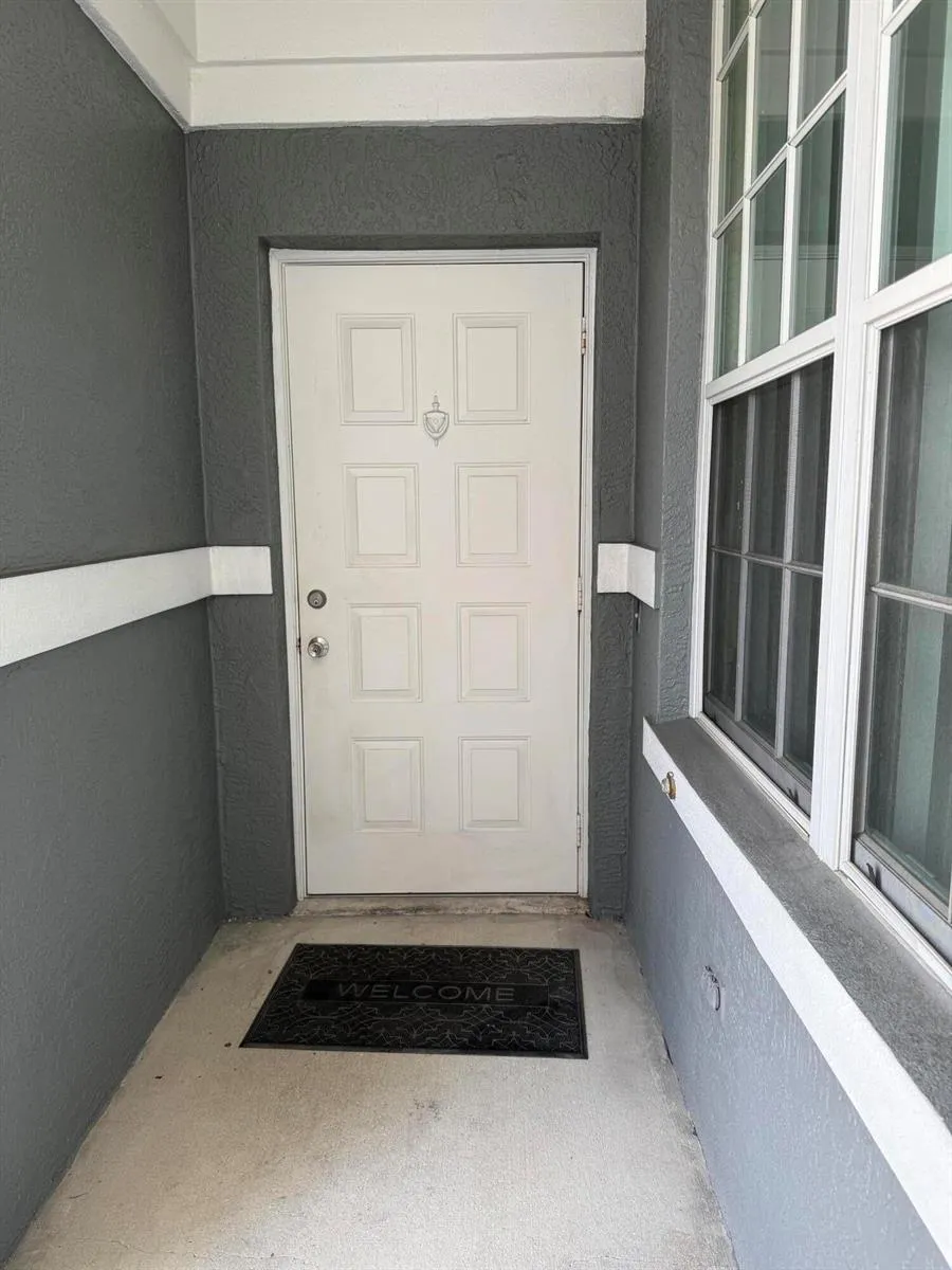 3829 Schoolhouse Rd Road E #3 Fort Myers, FL 33916