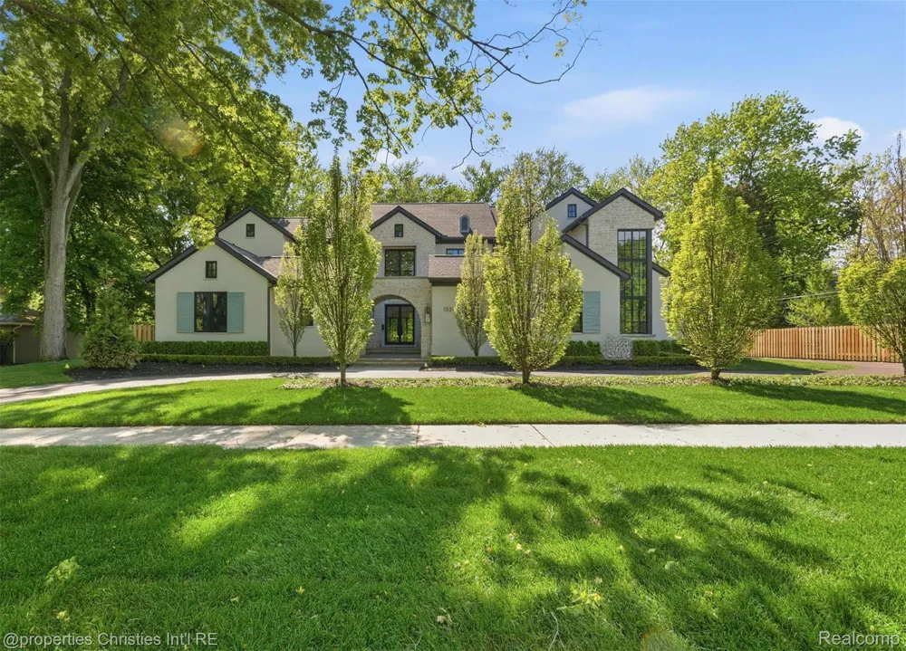 1551 LAKESIDE DRIVE Birmingham City, MI 48009