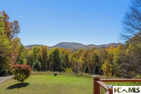 907 Yellow Mountain Road