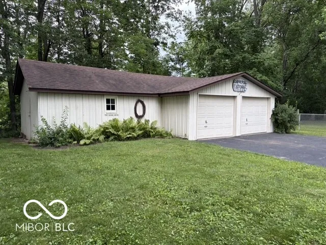 416 McCullum Knightstown, IN 46148