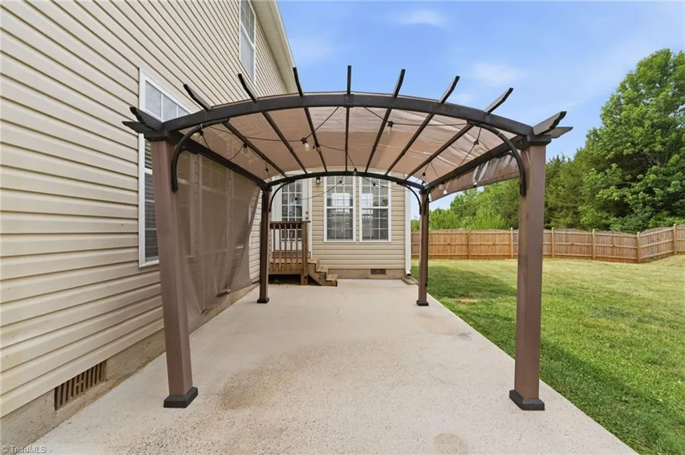 195 Creeks Edge Court Clemmons, NC 27012