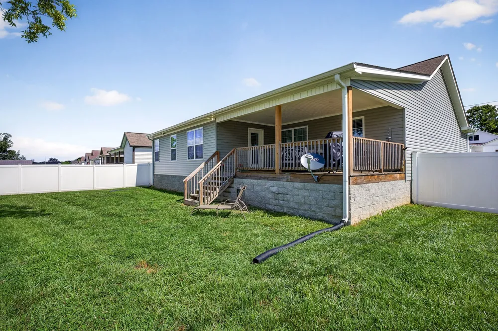 100 Reece Rd Baxter, TN 38544