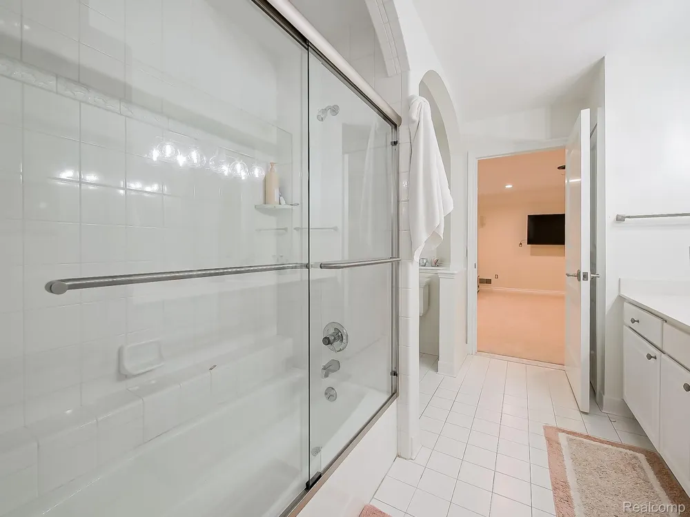 3586 Walnut Brook Drive Rochester Hills City, MI 48309