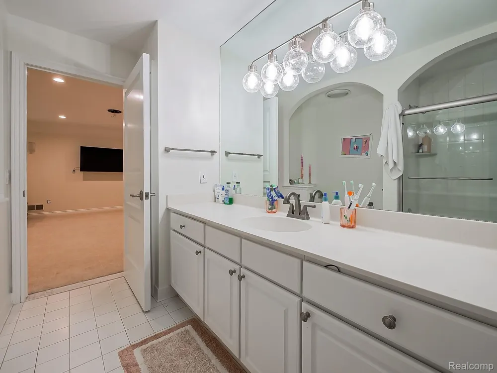 3586 Walnut Brook Drive Rochester Hills City, MI 48309