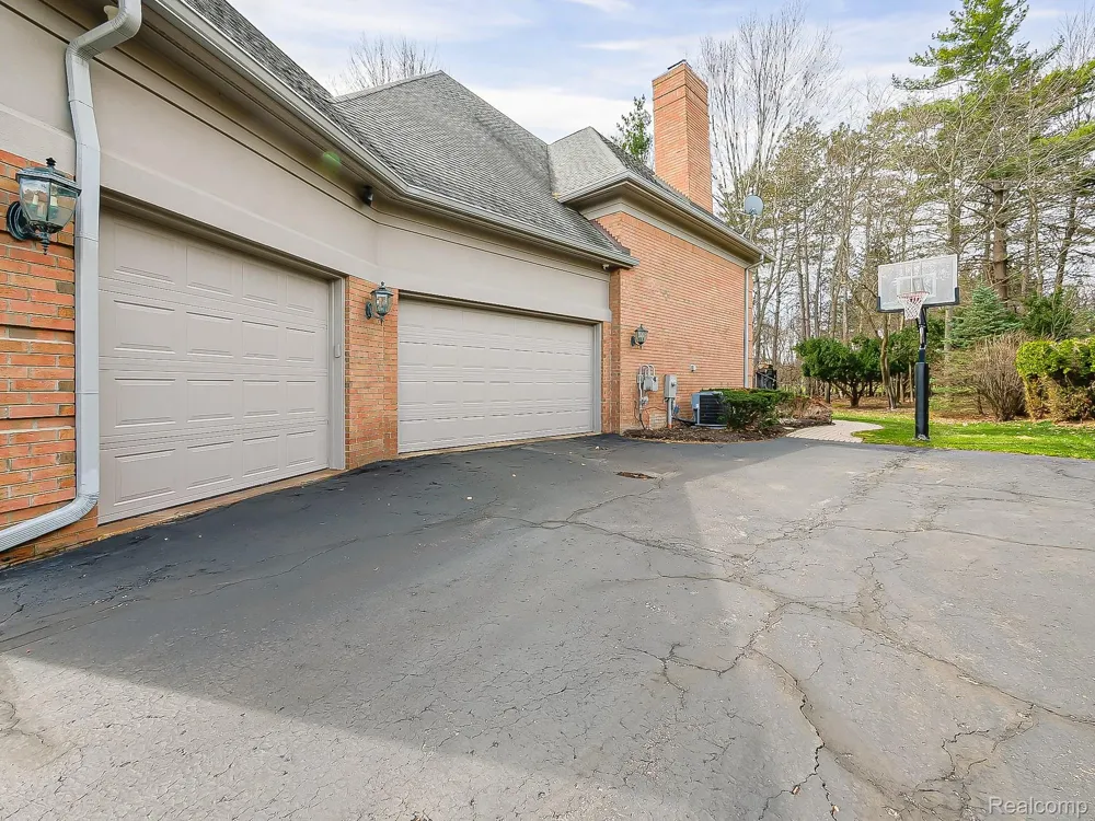 3586 Walnut Brook Drive Rochester Hills City, MI 48309