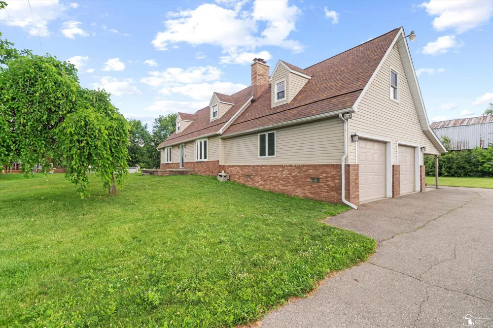 24677 WALTZ ROAD Huron Charter Township, MI 48164