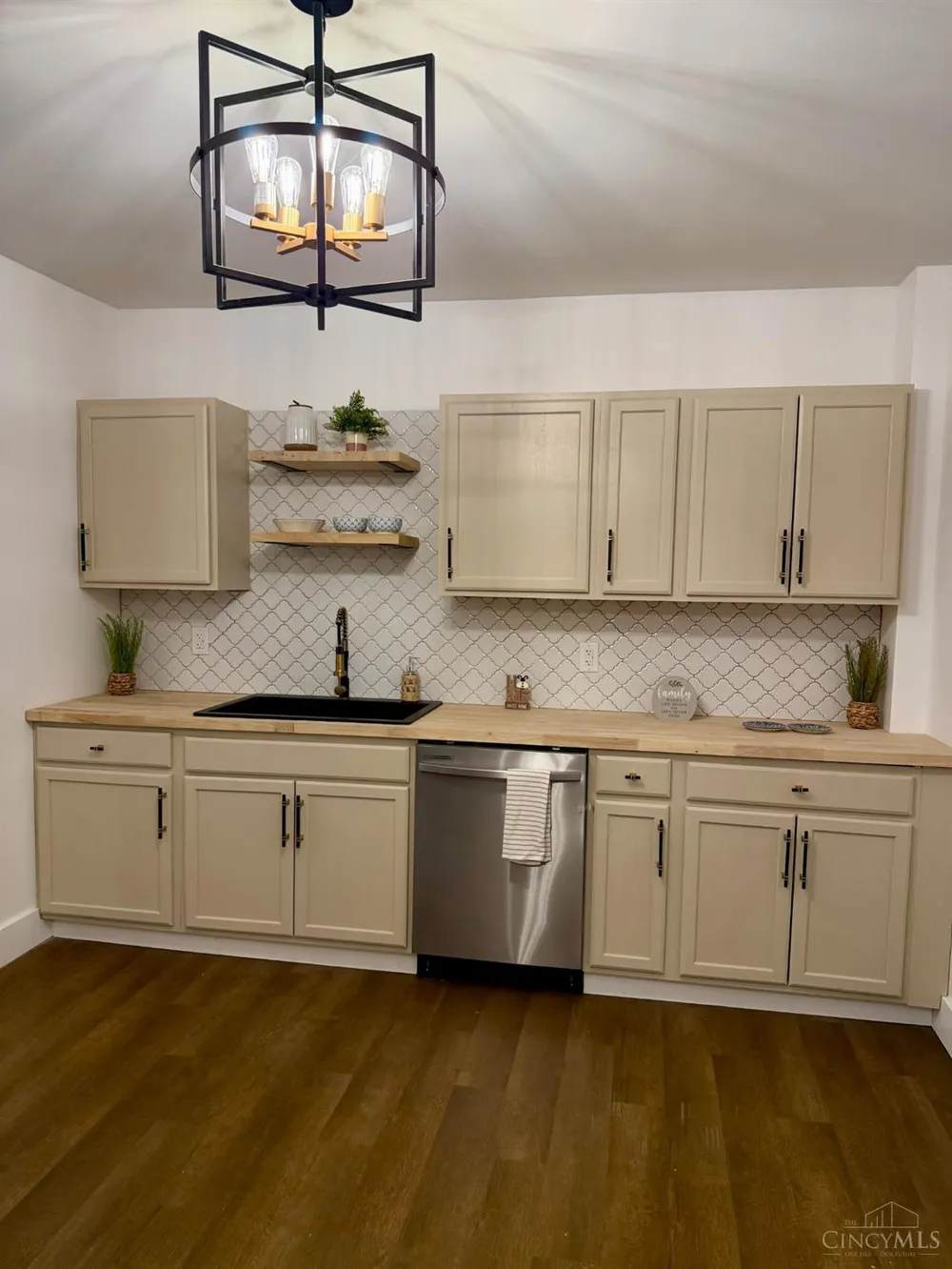 102 E Main Street Trenton, OH 45067